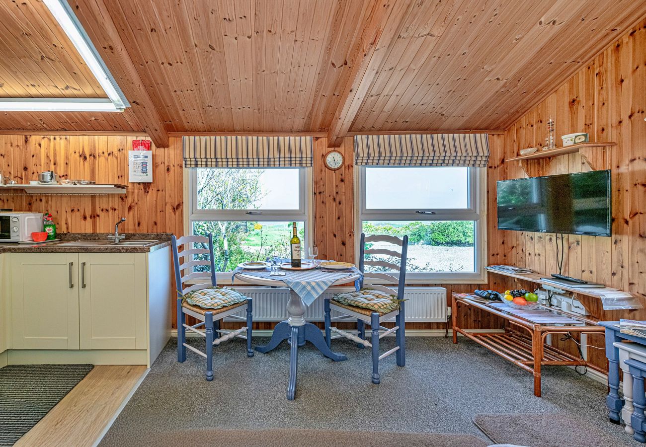 Cabin in Aberdesach - Bimbadeen Lodge