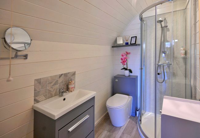 Cabin in Fort William - Dalaraban Luxury Pods - Black Grouse Cabin in Fort William - Dalaraban Luxury Pods - Black Grouse