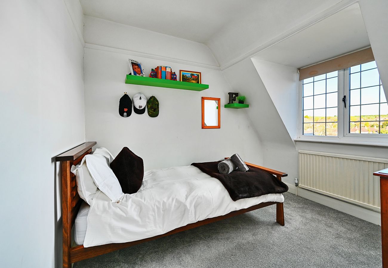 House in Lewes - 19, South Way