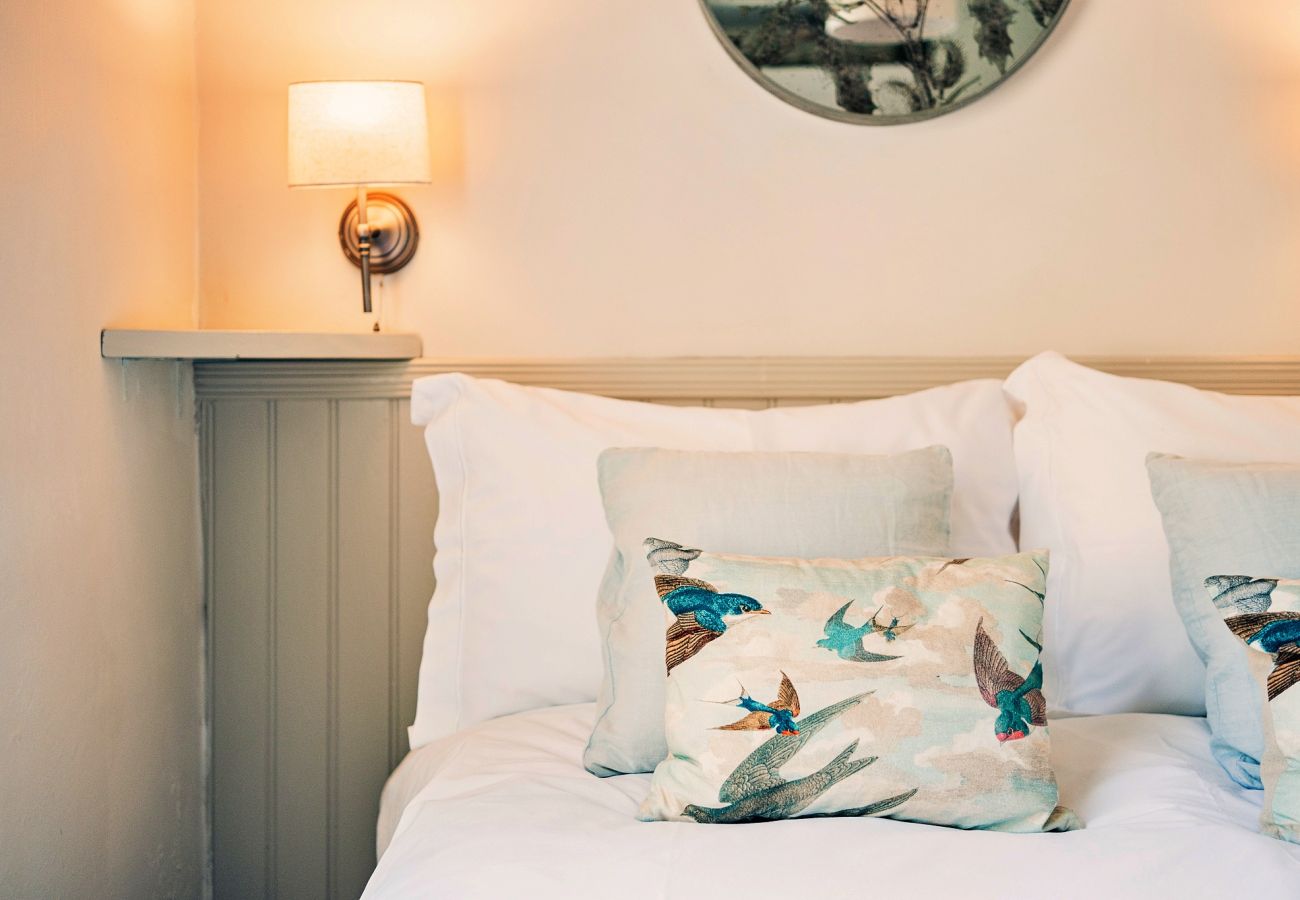 Cottage in Stroud - Hendy Cottage