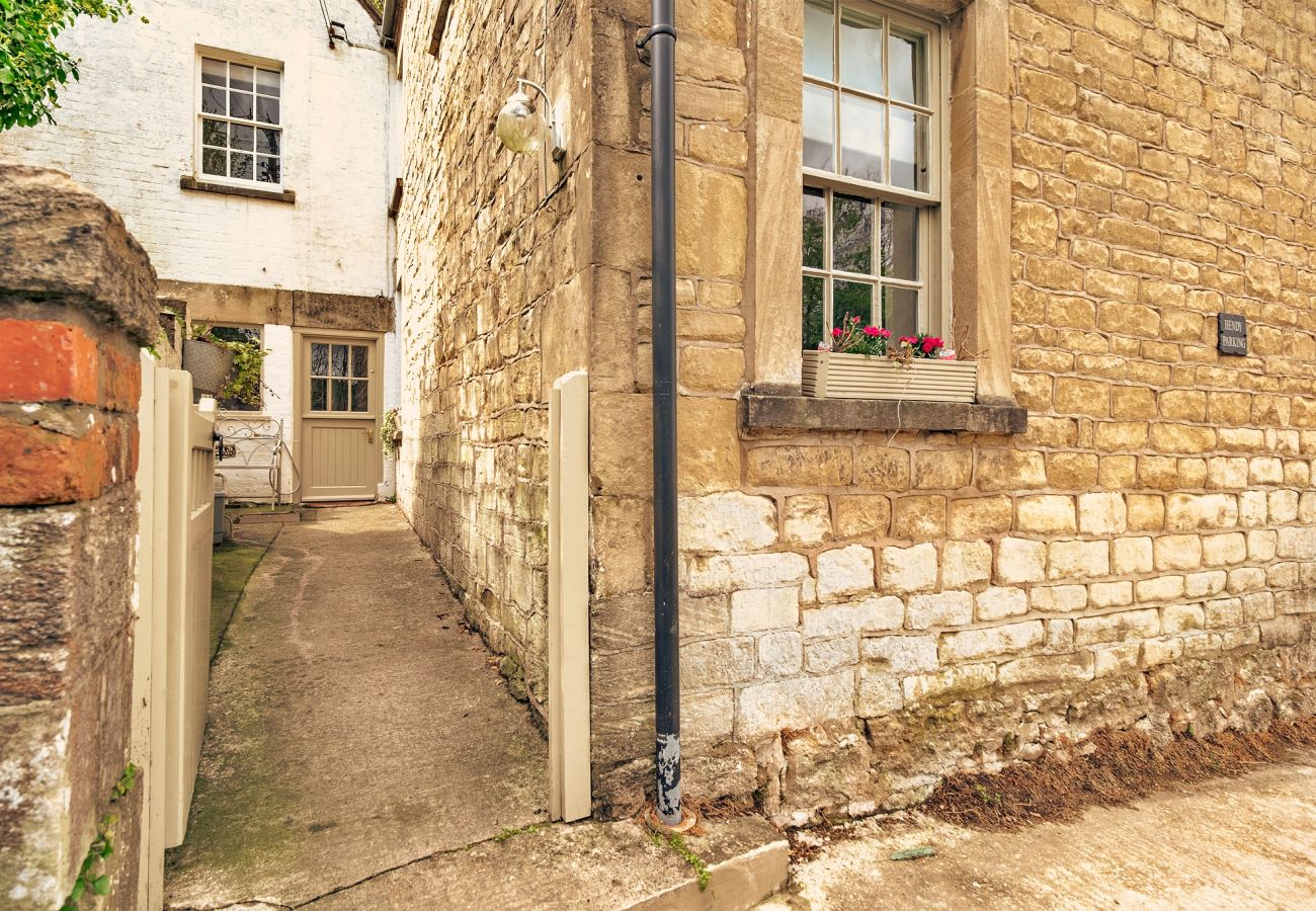 Cottage in Stroud - Hendy Cottage
