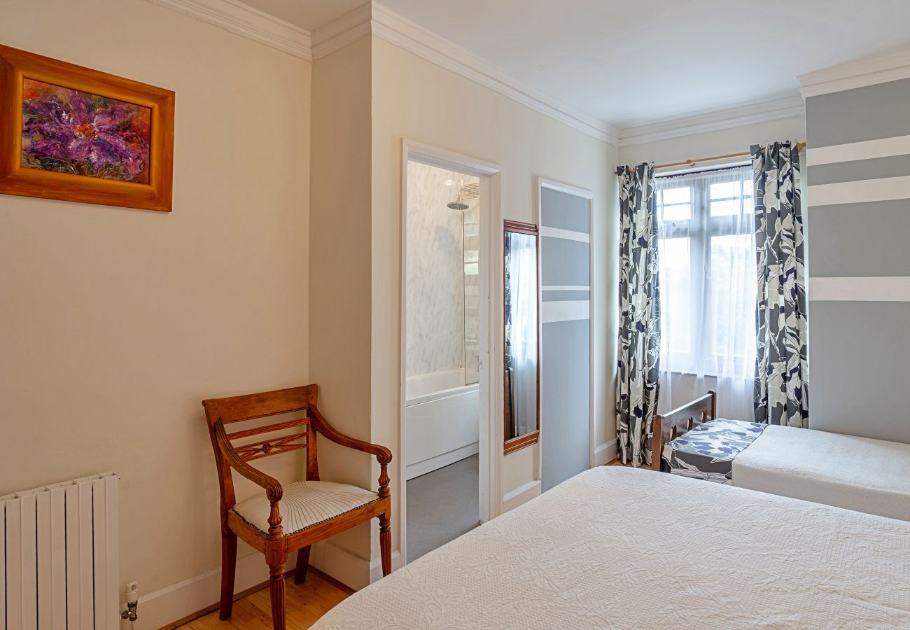 House in Lyme Regis - Heselwood