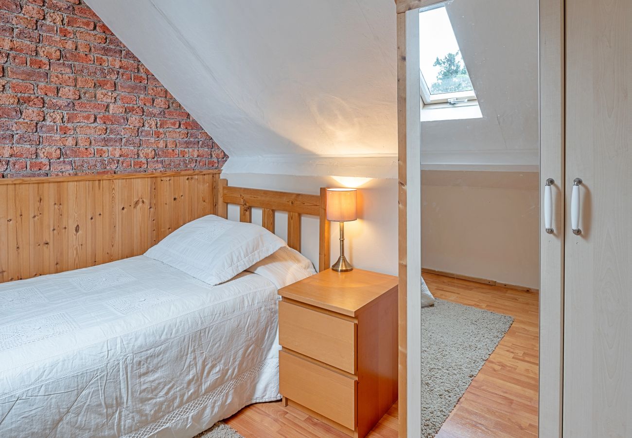 House in Lyme Regis - Heselwood