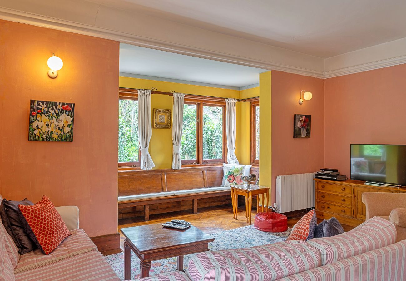 House in Lyme Regis - Heselwood