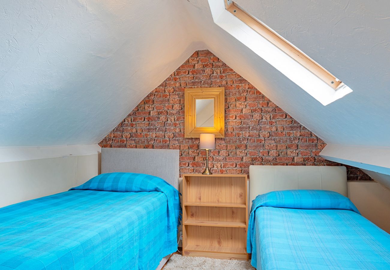 House in Lyme Regis - Heselwood