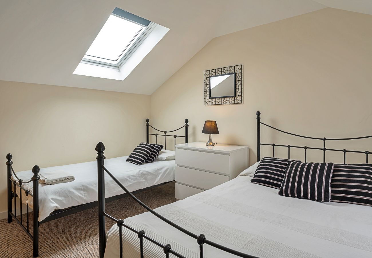 House in Lyme Regis - The Heselwood Coach House