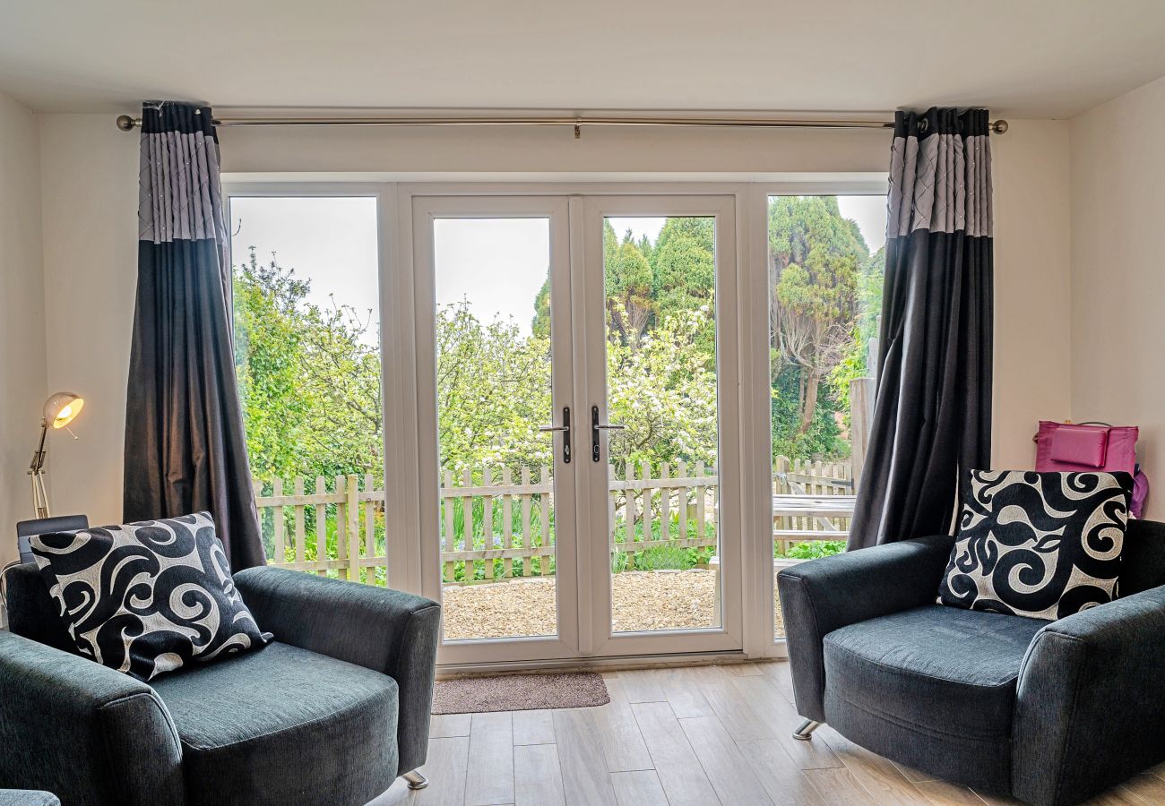 House in Lyme Regis - The Heselwood Coach House
