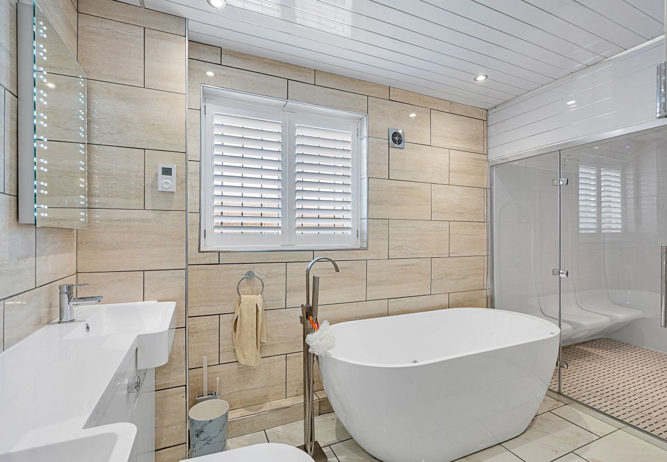 House in Hailsham - Coopers Way