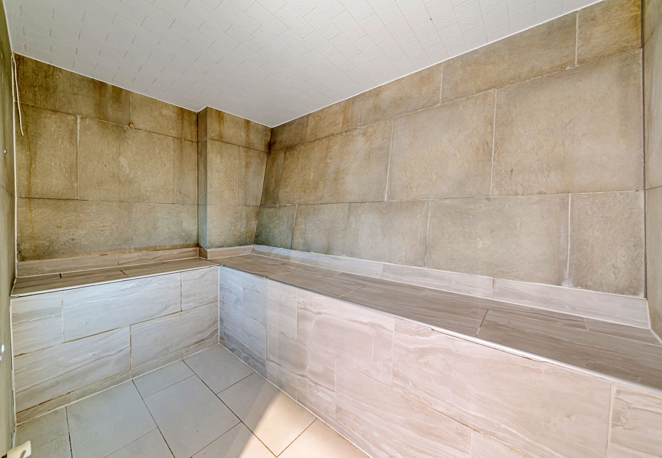 Apartment in London - Roland House - Deluxe Studio