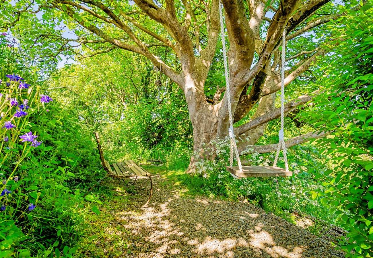 Cabin in Solva - The Woodland Shepherd's Hut
