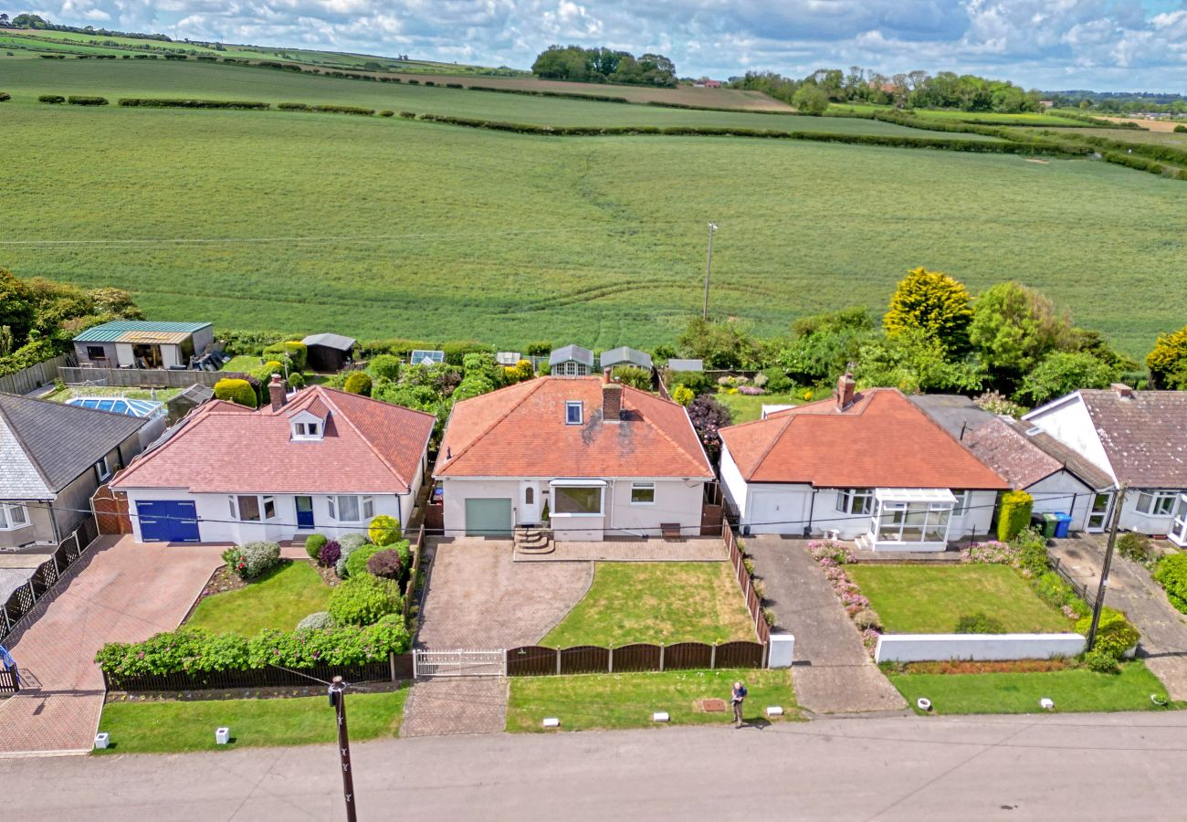 House in Filey - Shoe Buttons Cottage at Gap Road