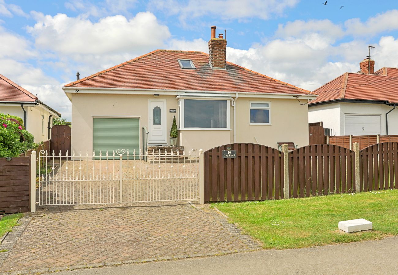 House in Filey - Shoe Buttons Cottage at Gap Road