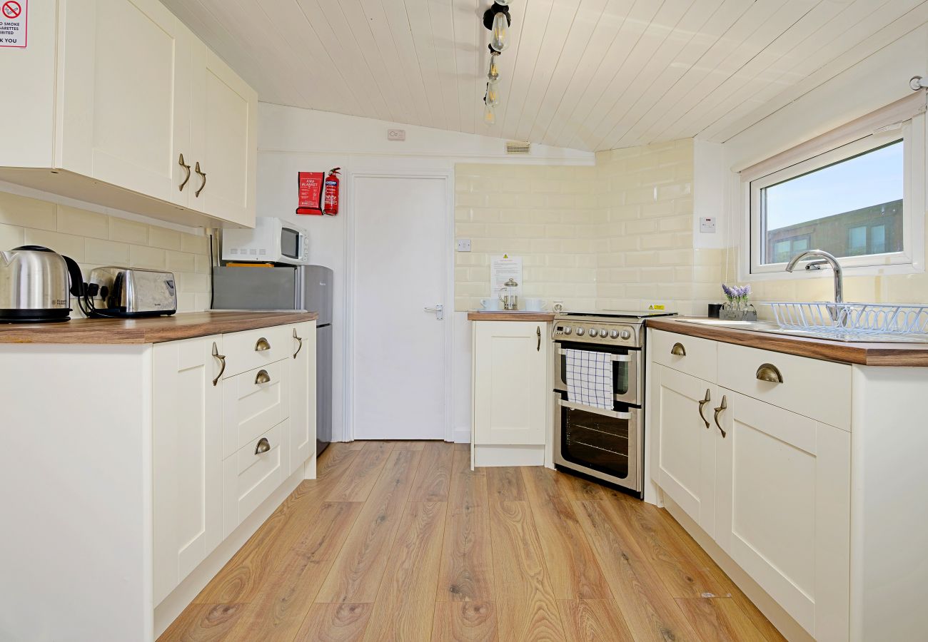 Cabin in Pwllheli - Forest Lodge