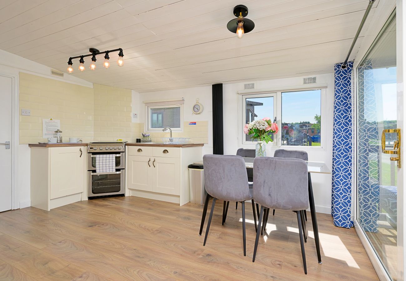 Cabin in Pwllheli - Forest Lodge