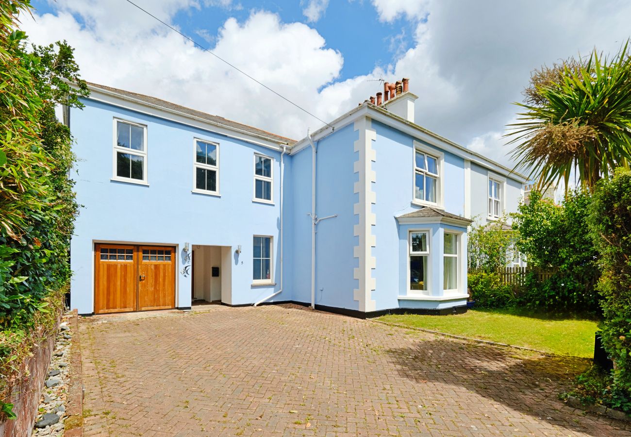 House in Falmouth - Lansdowne