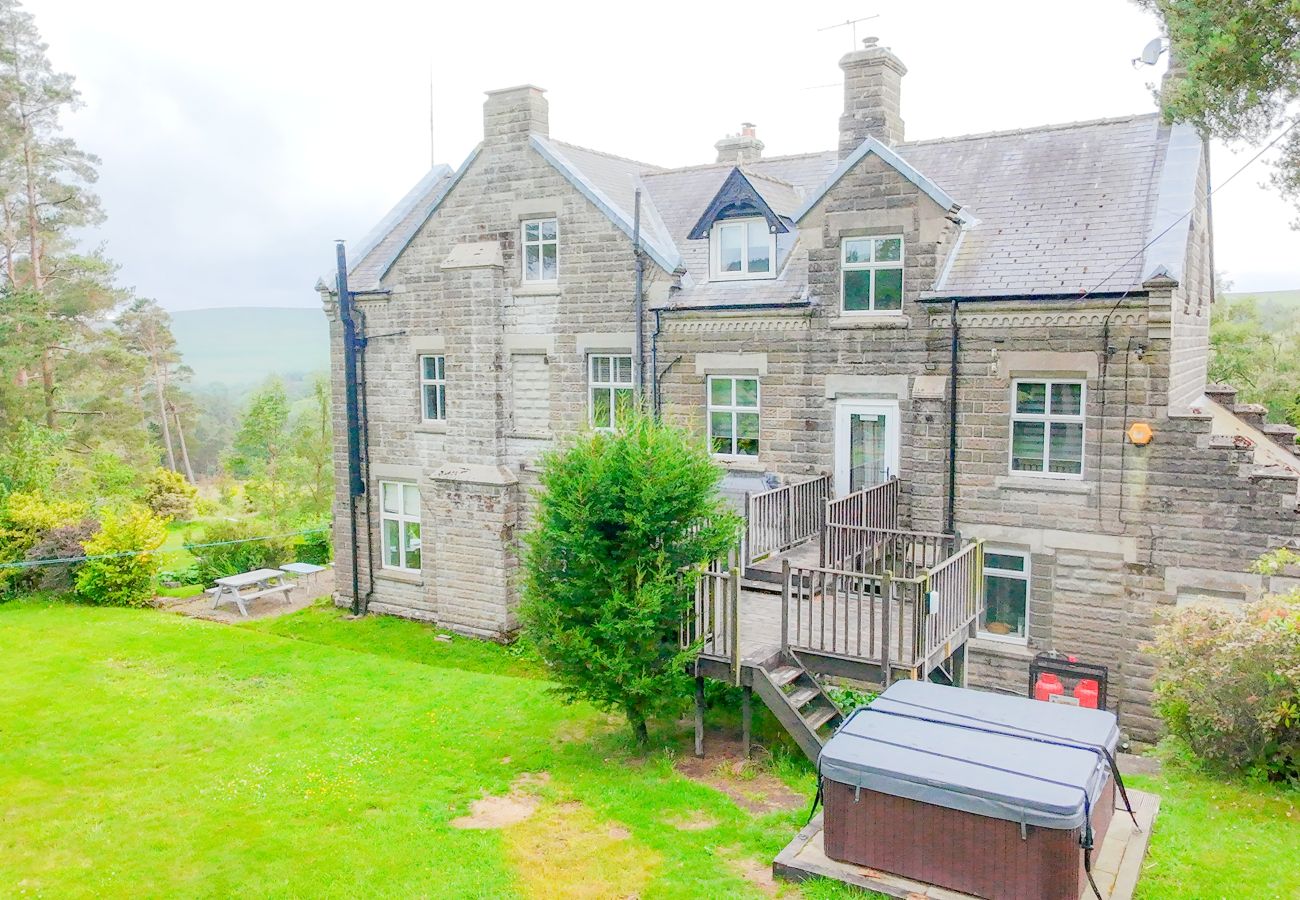 House in Middleton-in-Teesdale - Evergreen Manor