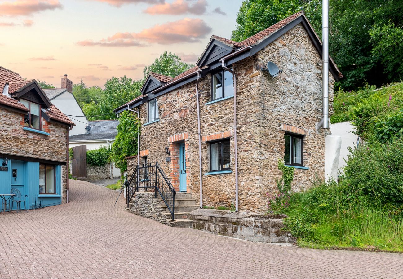 Cottage in Combe Martin - Coulscott Peacock Cottage