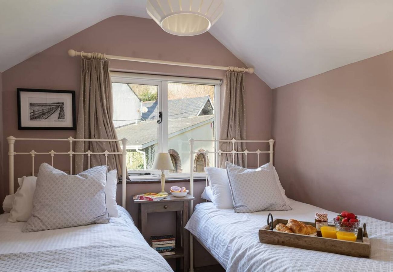 Cottage in Combe Martin - Coulscott Peacock Cottage