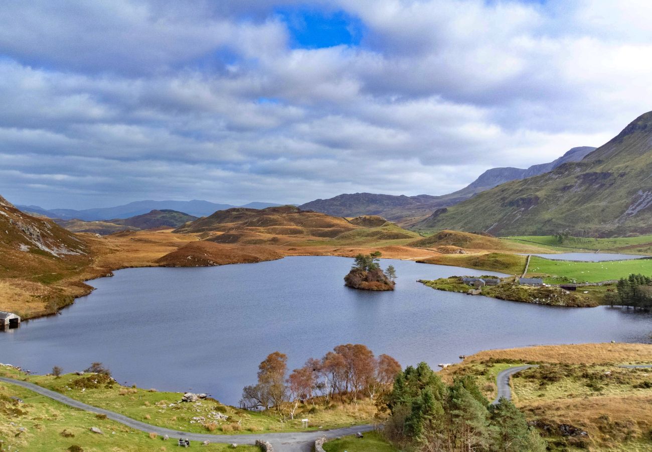 Chalet in Dolgellau - Pandy Mongolian Yurt
