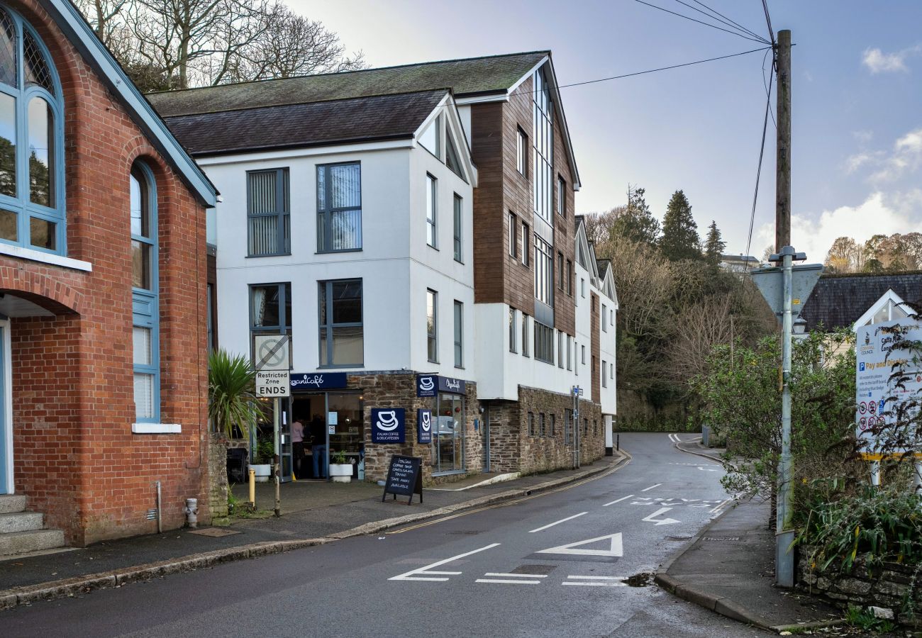 Apartment in Fowey - Pobble's Place