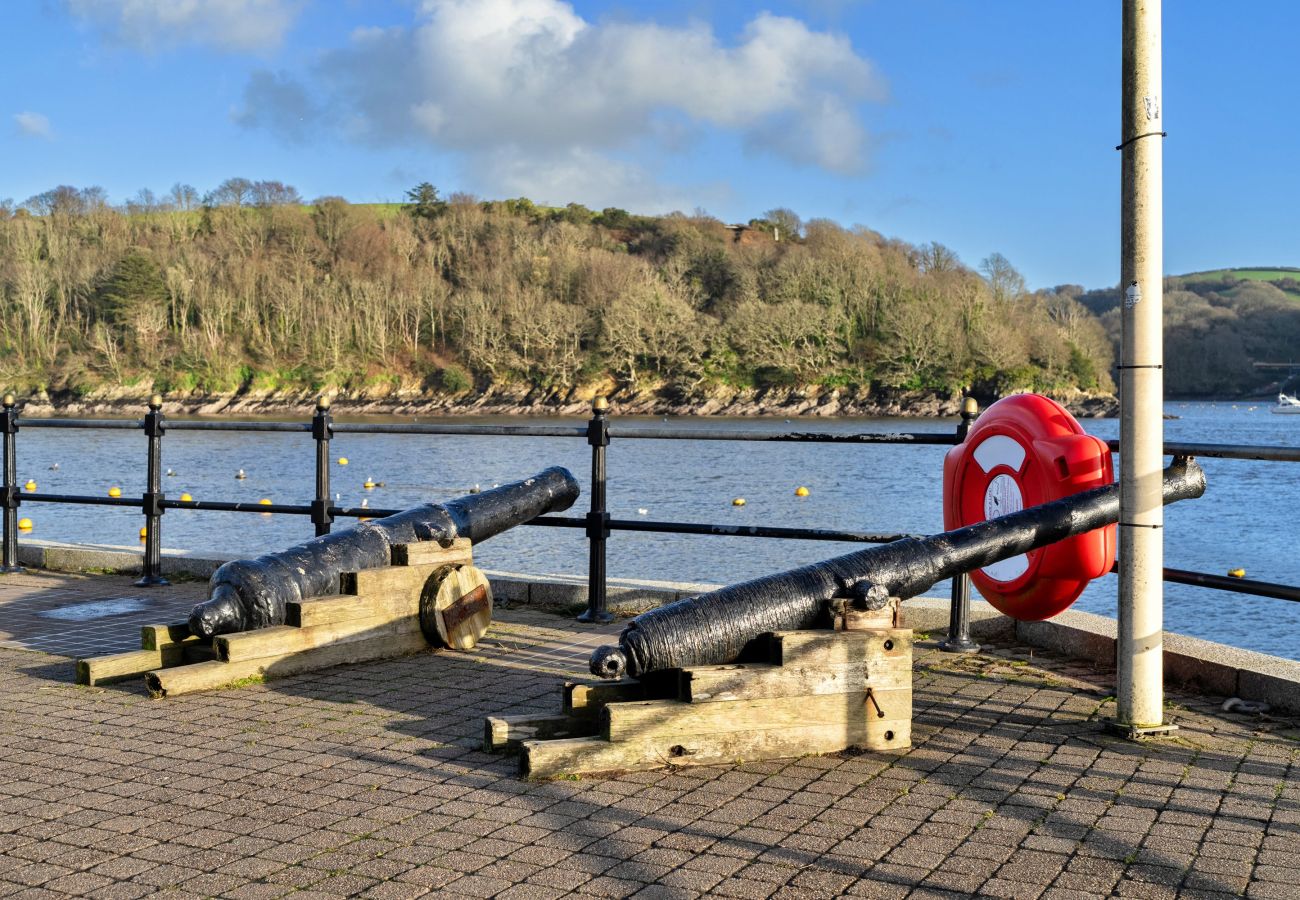 Apartment in Fowey - Pobble's Place