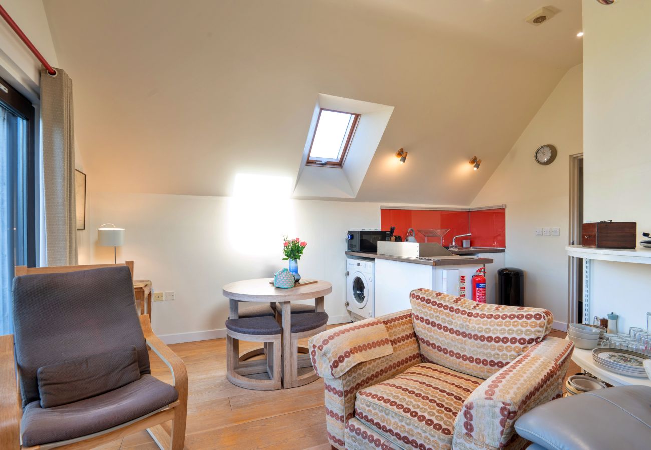 Apartment in Maesbury Marsh - Canal Waters