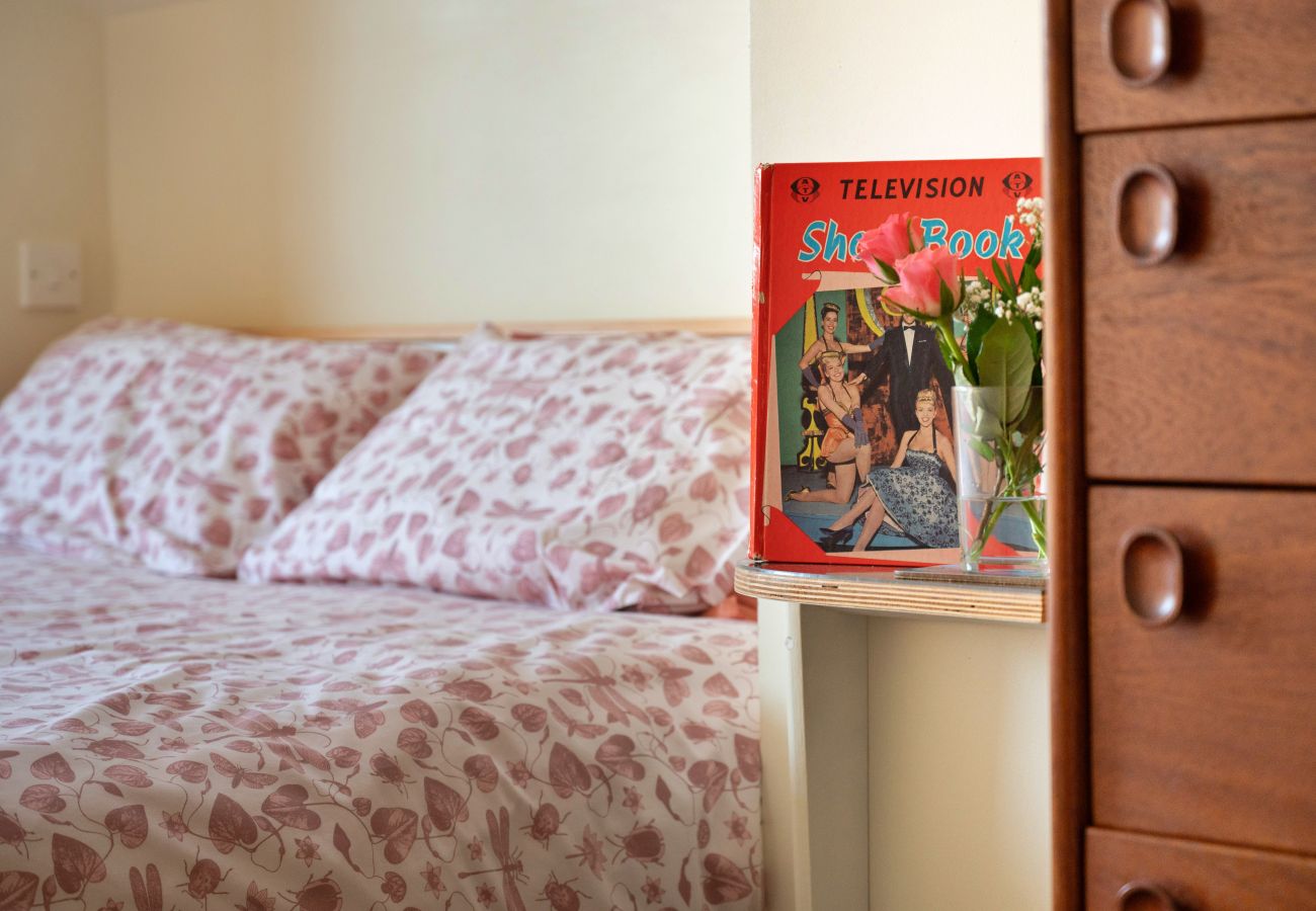 Apartment in Maesbury Marsh - Canal Waters