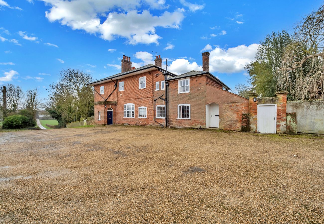House in Saffron Walden - Clavering Hall