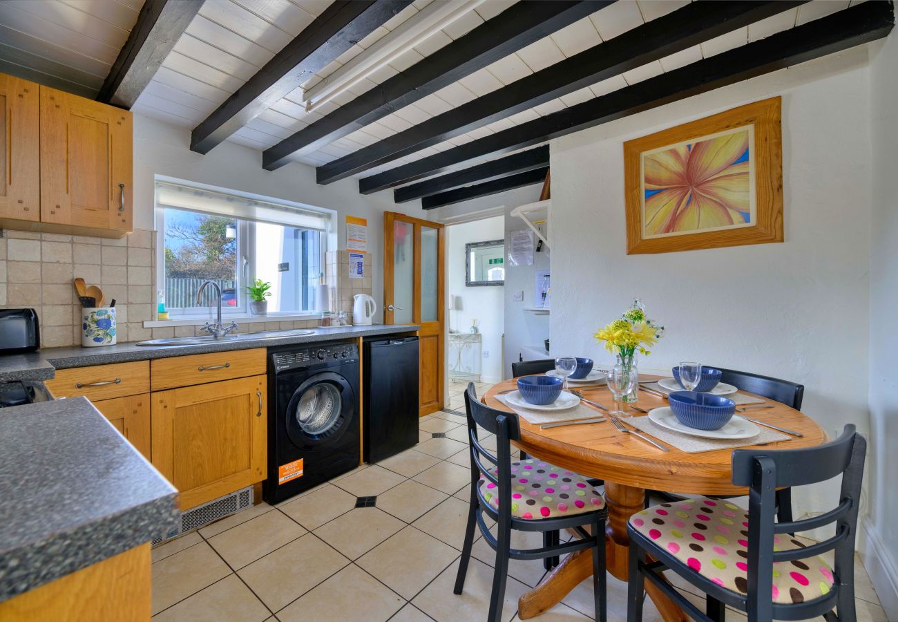 Cottage in Pwllheli - Penrhos Sea Cottage