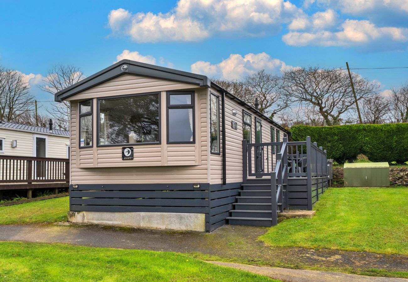 Chalet in White Cross - Pine Forest Lodge