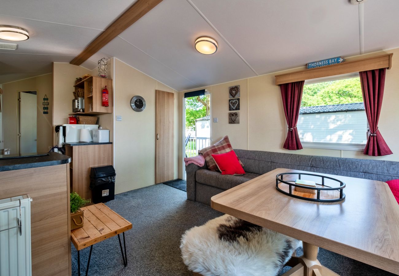 Chalet in Great Thorness - Seascape
