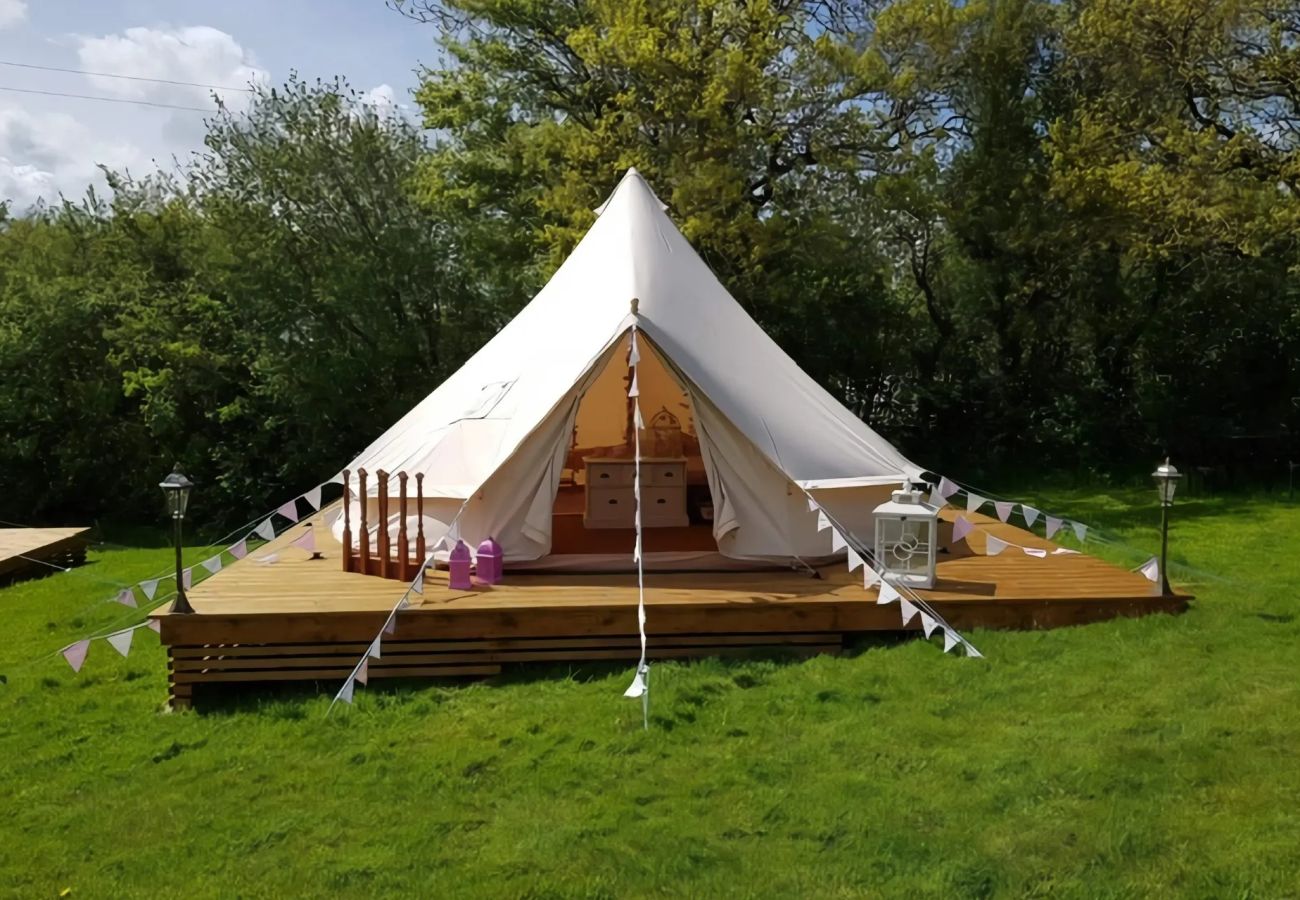 Chalet in Umberleigh - Bell Tent Highland at Country Ways