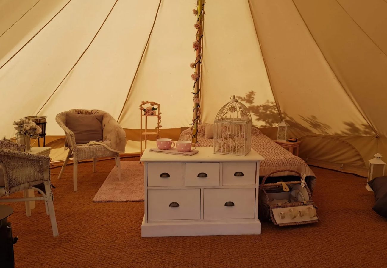 Chalet in Umberleigh - Bell Tent Highland at Country Ways