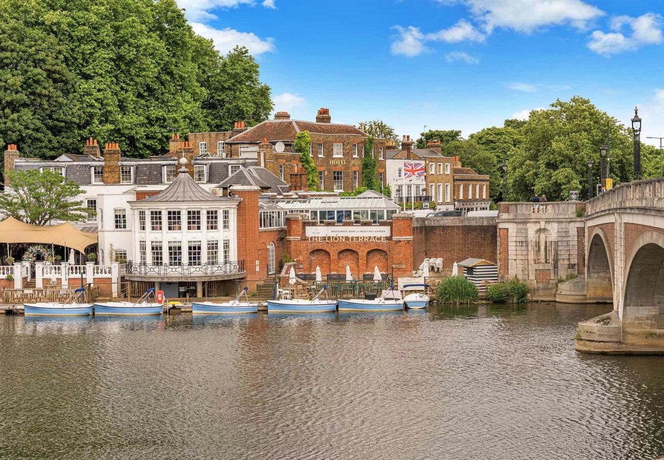 Apartment in East Molesey - Craven House, Lower Garden