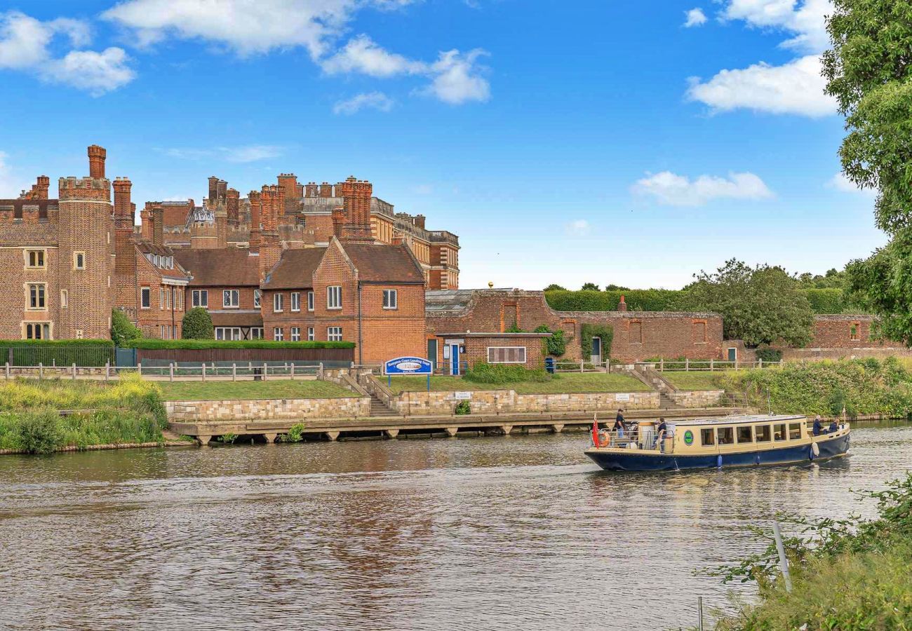 Apartment in East Molesey - Craven House, Lower Garden
