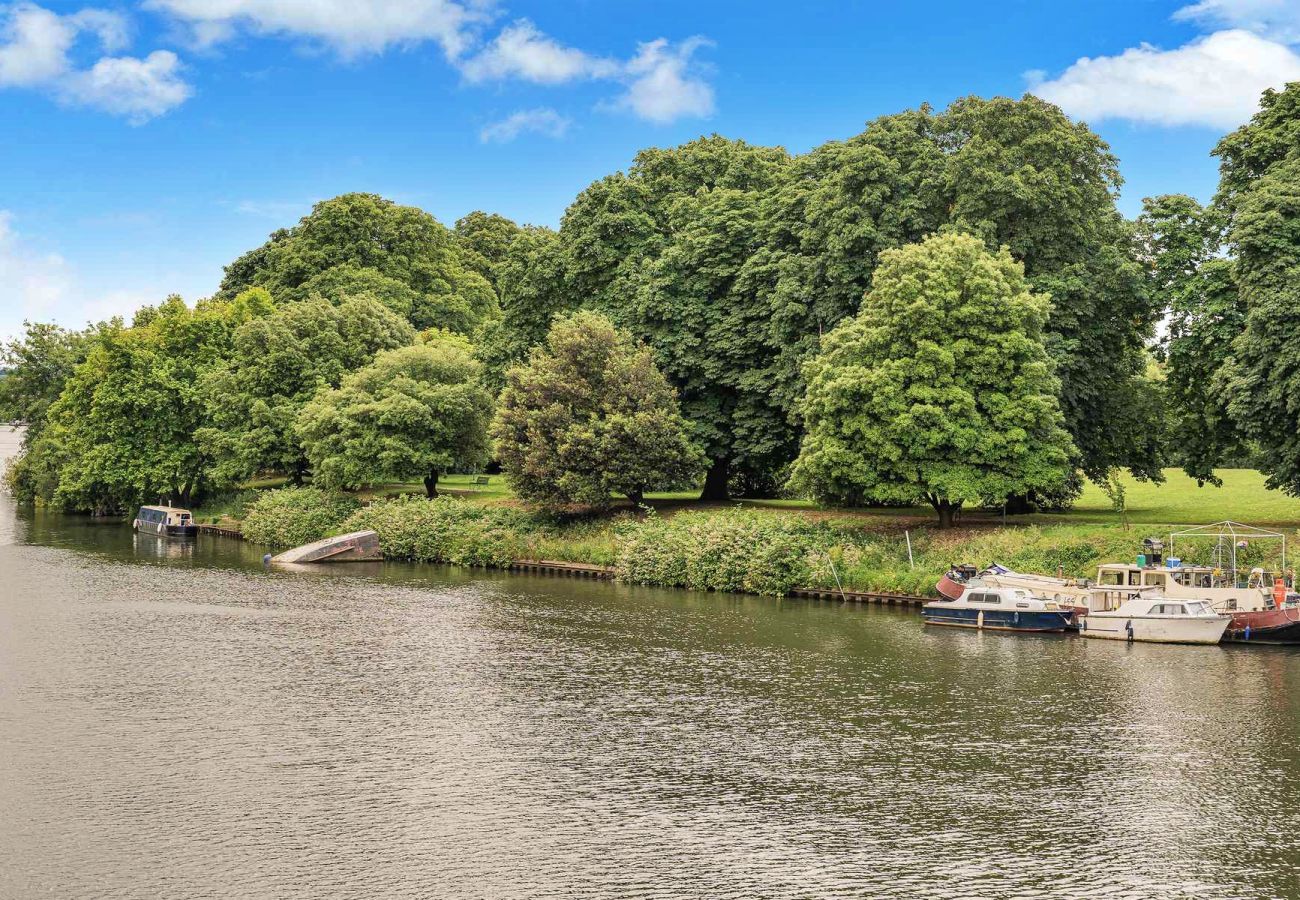 Apartment in East Molesey - Craven House, Lower Garden