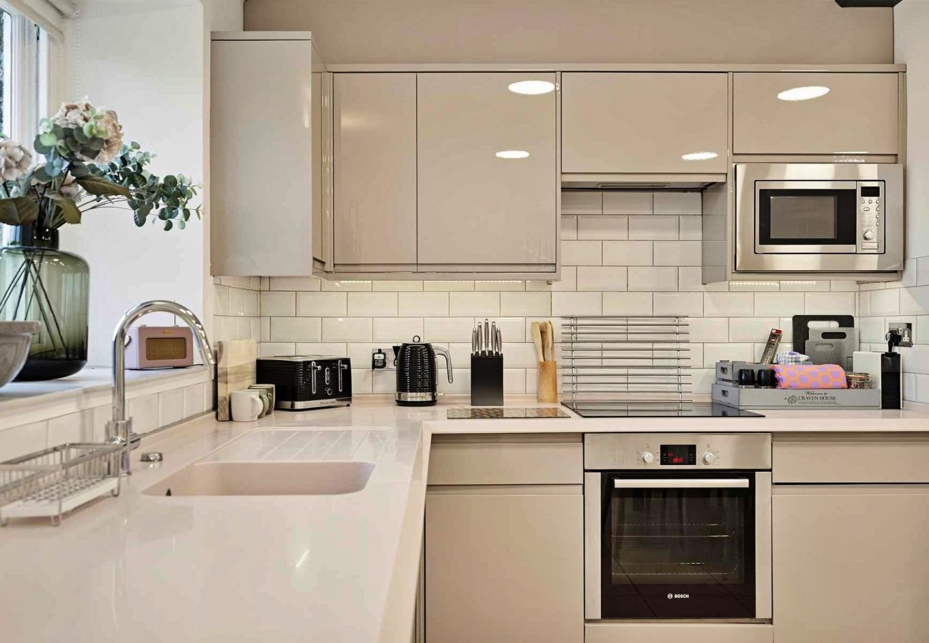 Apartment in East Molesey - Craven House, Lower Garden